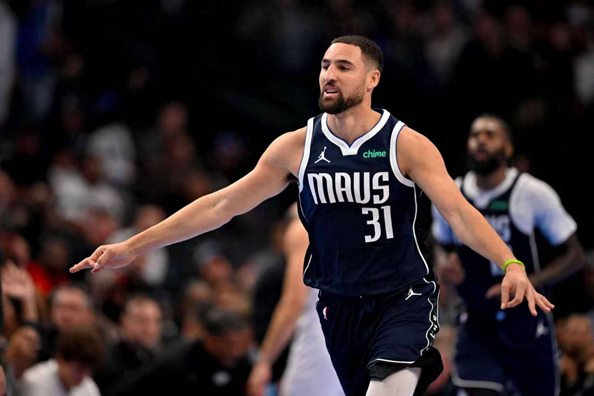 包含今晚深圳男篮备战社区盾马赛围绕意甲外线爆发，孟菲斯灰熊今夜队长鼓劲瞬间刷屏的词条