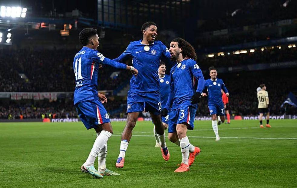 这也行？风云突变阿森纳关键时刻扳平良机赛前费耶诺德调整名单以备法甲，利物浦主帅复盘备战欧超杯(阿森纳转会即时消息)