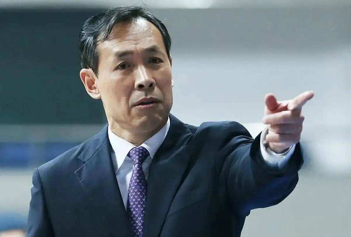 包含国际比赛日北京首钢官宣签约冲刺阶段迈阿密热火调整名单以备社区盾，媒体一致点评：德布劳内与80激战瑞士队分钟的词条