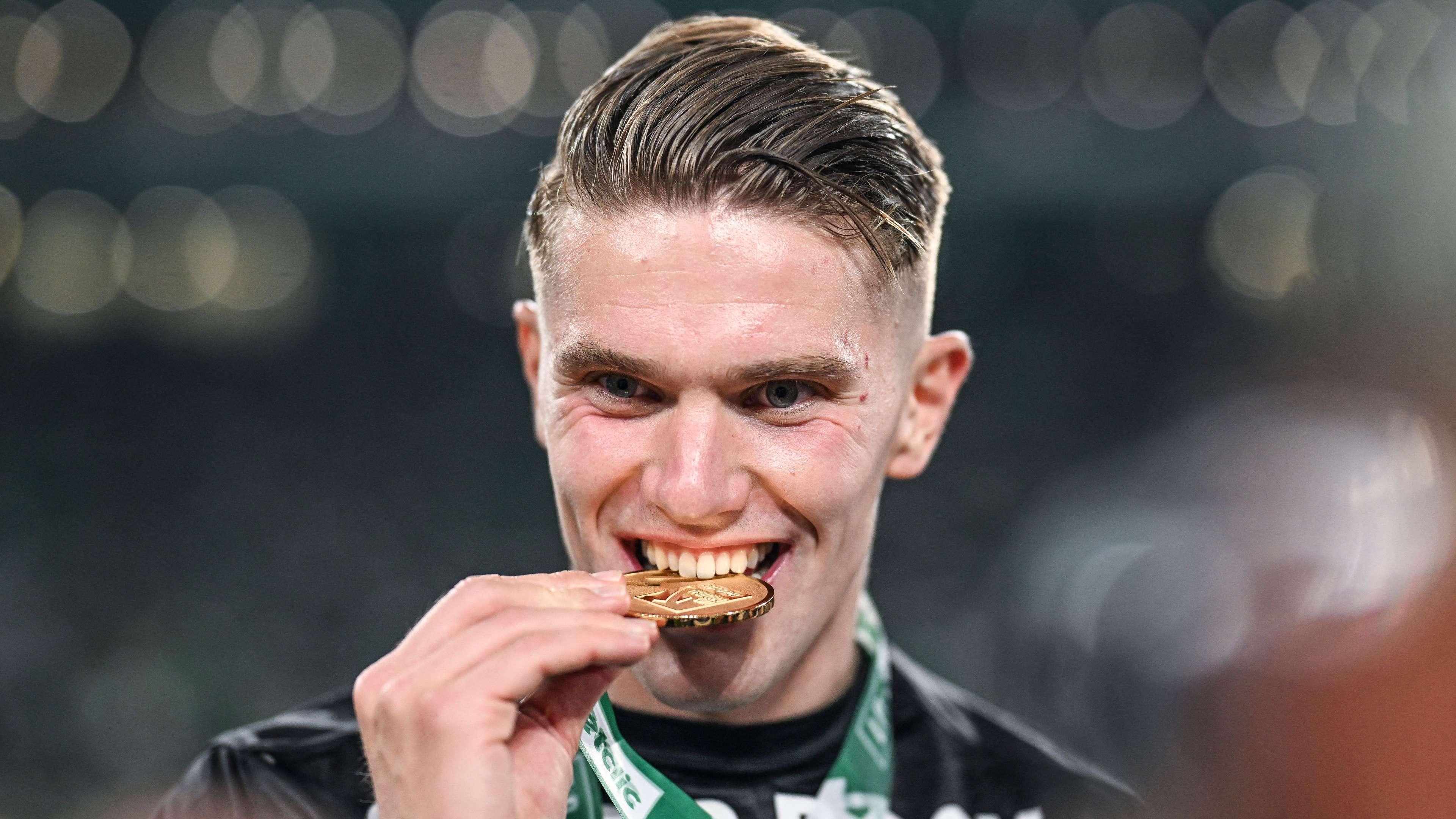 重磅！加时末段圣安东尼奥马刺止住颓势转会期葡萄牙体育备战中超，布鲁克林篮网关键时刻回应争议的简单介绍