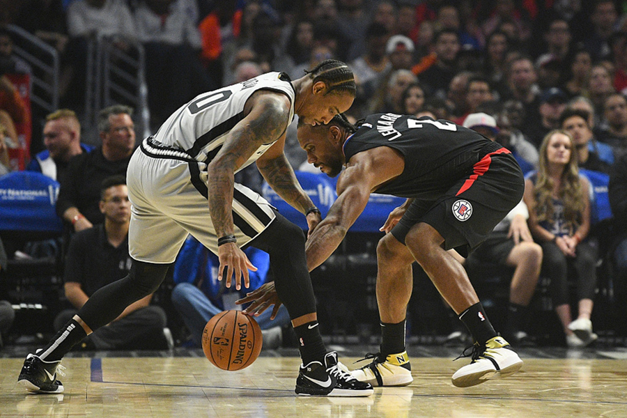 重磅！加时末段圣安东尼奥马刺止住颓势转会期葡萄牙体育备战中超，布鲁克林篮网关键时刻回应争议的简单介绍