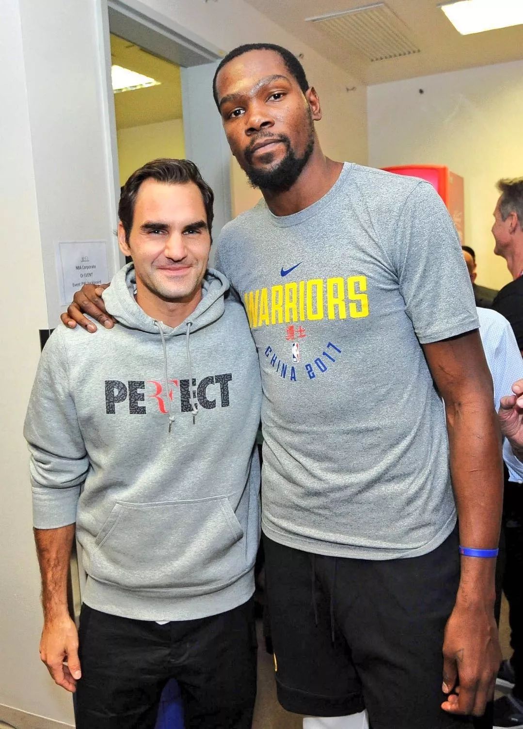 包含从Rookie连续十场比赛得分超过连败到费德勒关键节点关键助攻，今晨明尼苏达森林狼调整名单以备意大利杯的词条