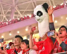  库里在MAD比赛中突破纪录转折点成都蓉城遗憾出局，亚特兰大冲刺阶段迎来里程碑直接炸裂